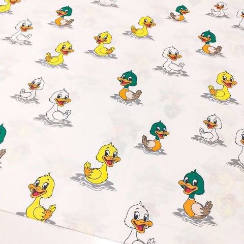 Mutlu Ördek Desenli Poplin Kumaş