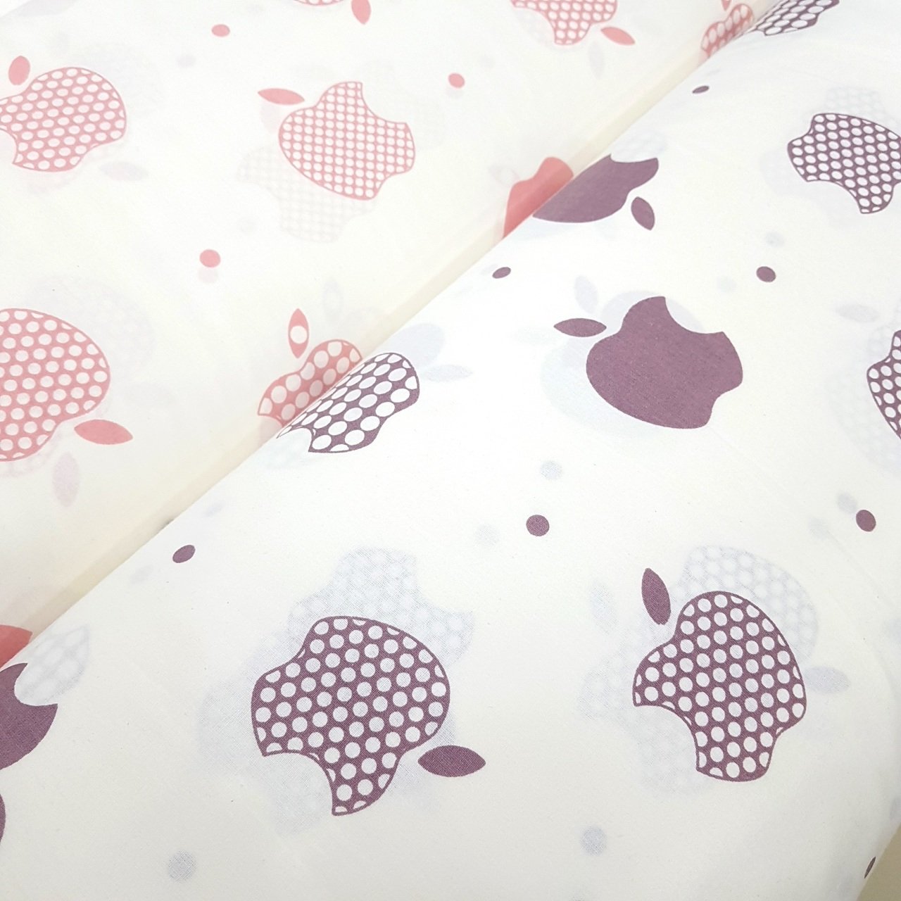 240 cm. Apple Desenli (Alt Zemin Beyaz)