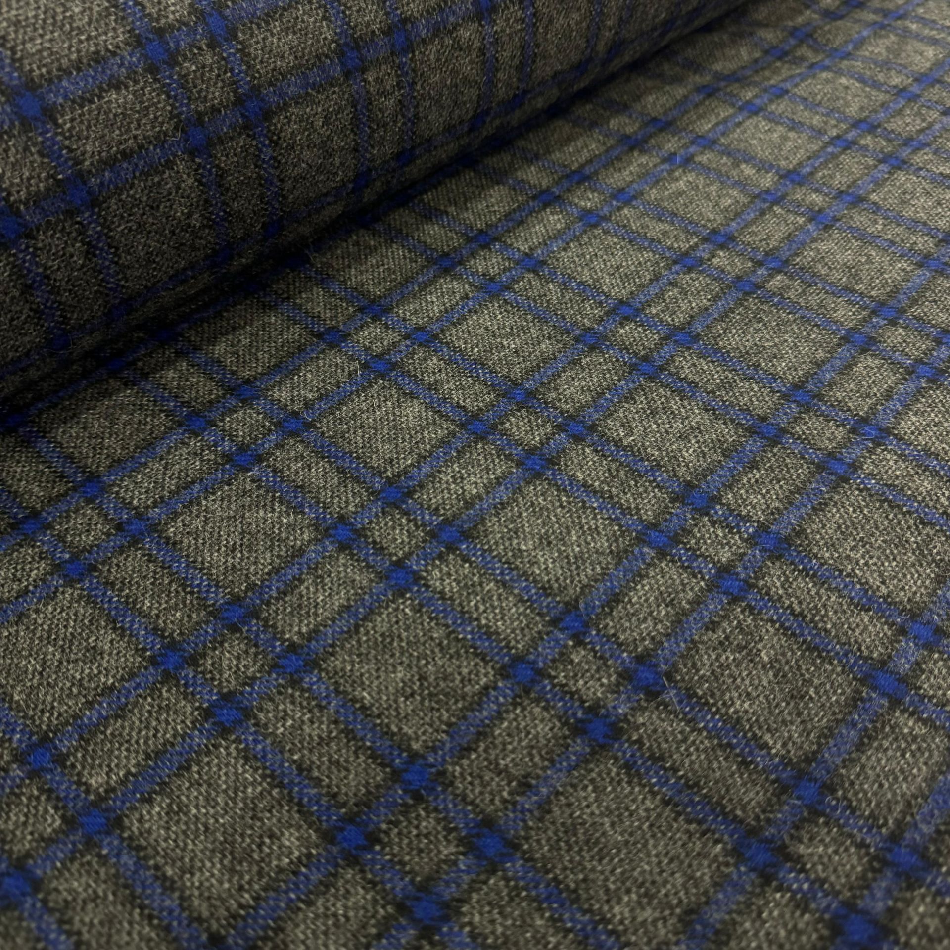 İpekiş Yünlü Ekose Kareli Kumaş